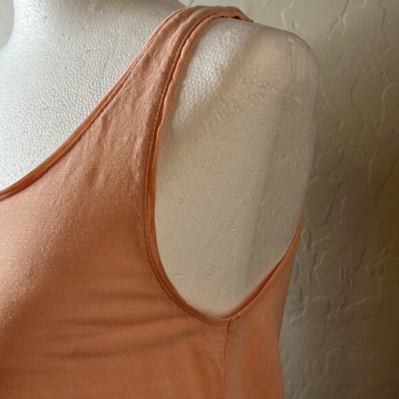 H&m pink tank top with flowey bottom size extra small. Short length. Lightweight - Picture 3 of 9